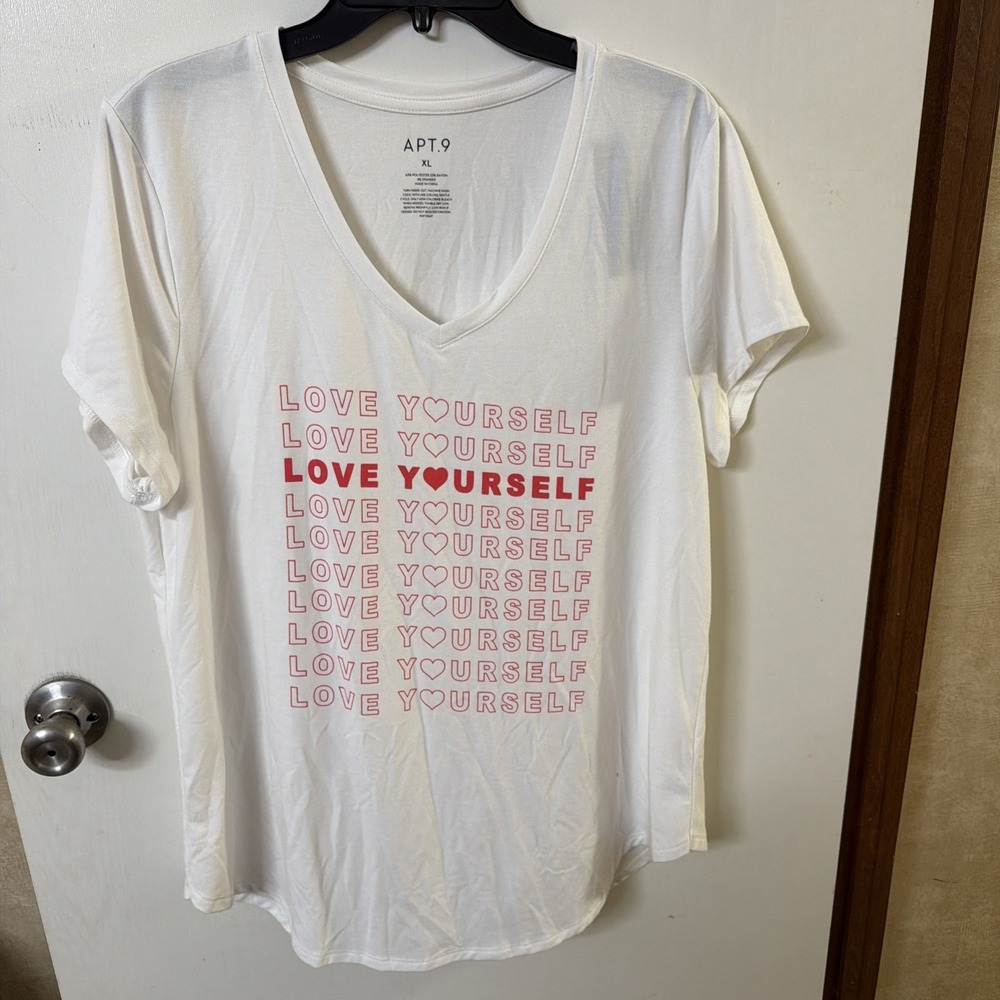Apt 9 Love Yourself V-Neck Short Sleeve Tee Graphic T-Shirt Size XL NWT